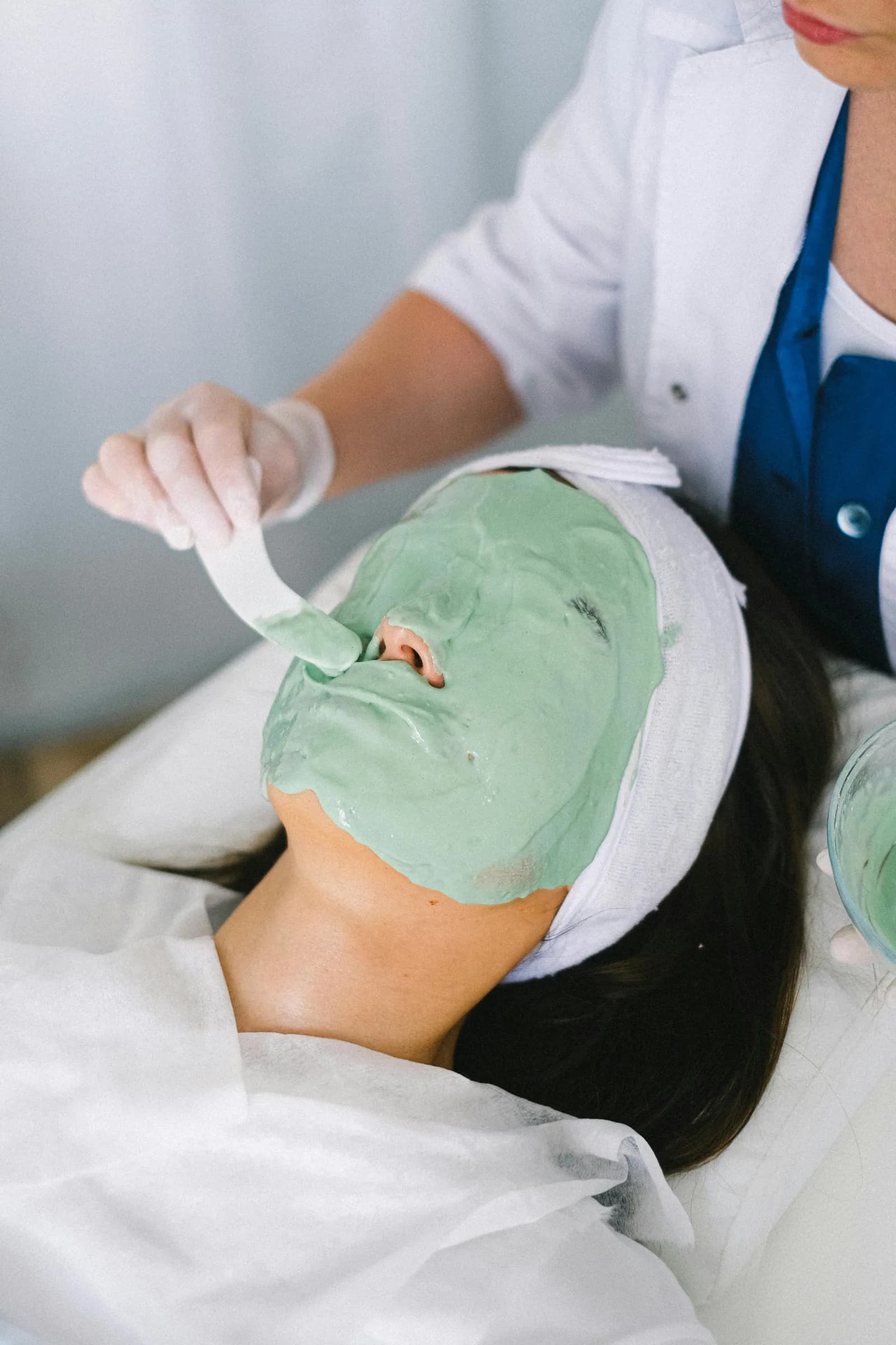 Skin Clinic vs Salon – Which Is Better