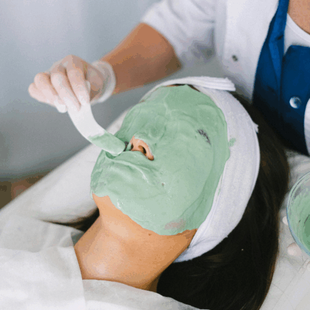 Skin Clinic vs Salon – Which Is Better