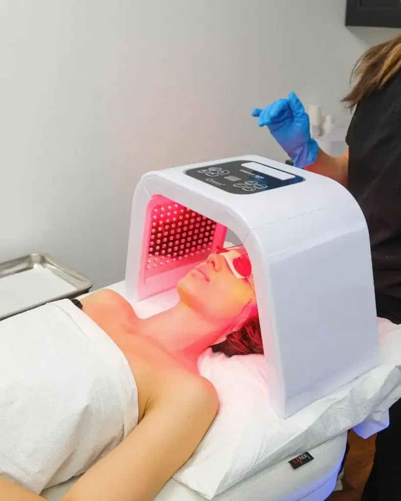 hydrafacial with led light