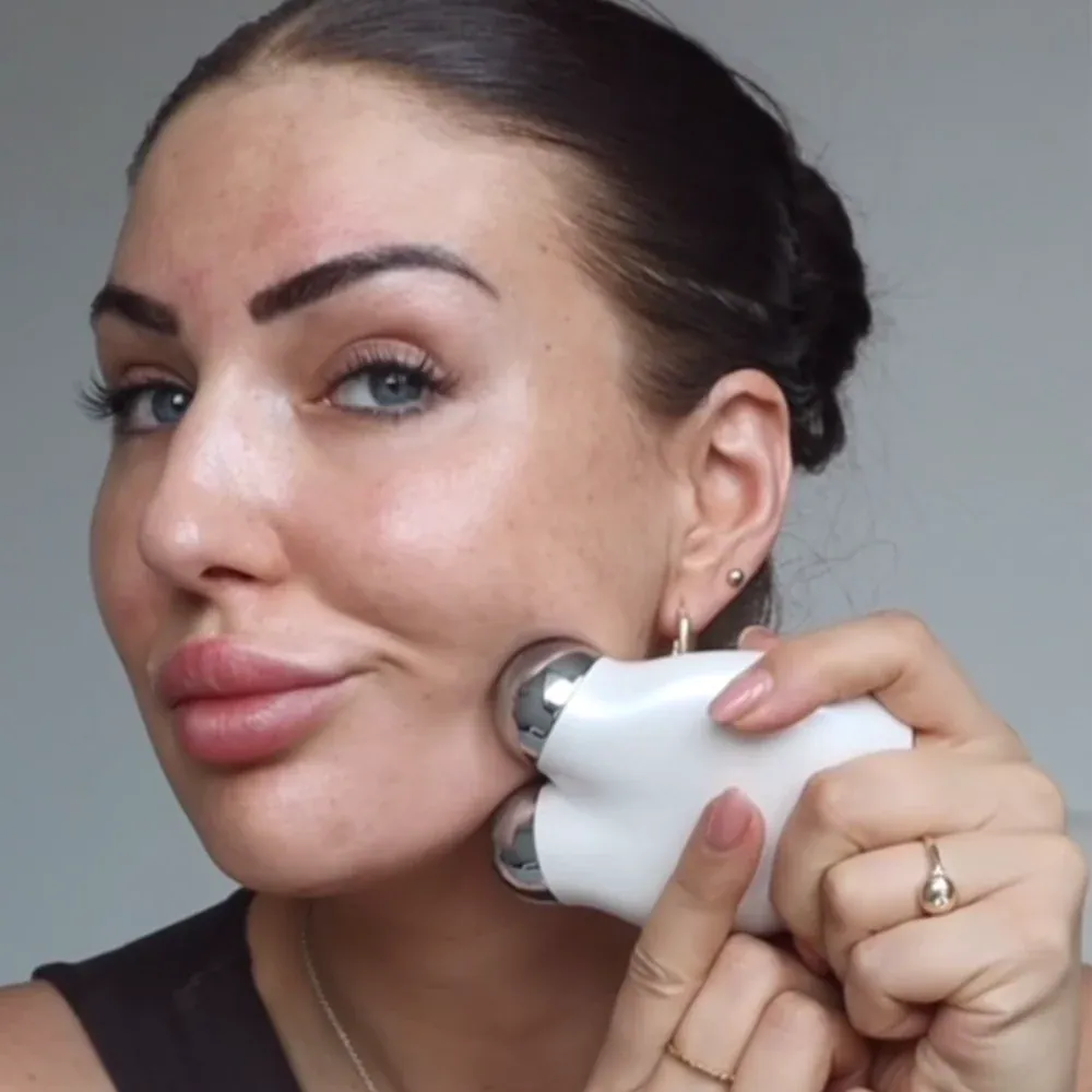 Microcurrent face lift treatment